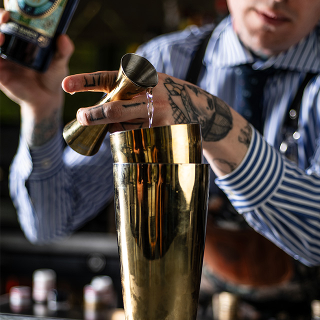 Photo Een mixologie-ervaring met een cultureel tintje